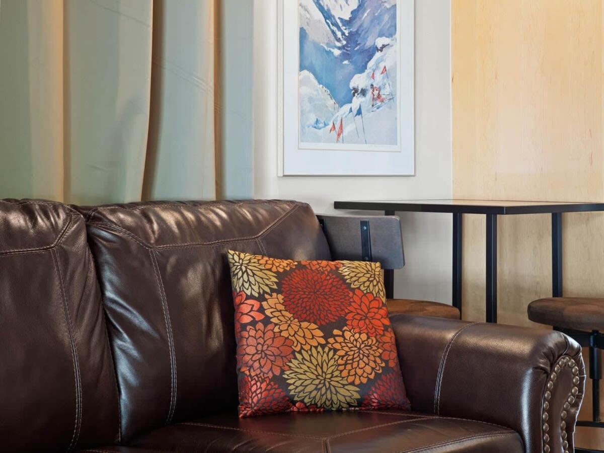 Relaxing 2 Bedroom Steps From Vail Resort エクステリア 写真