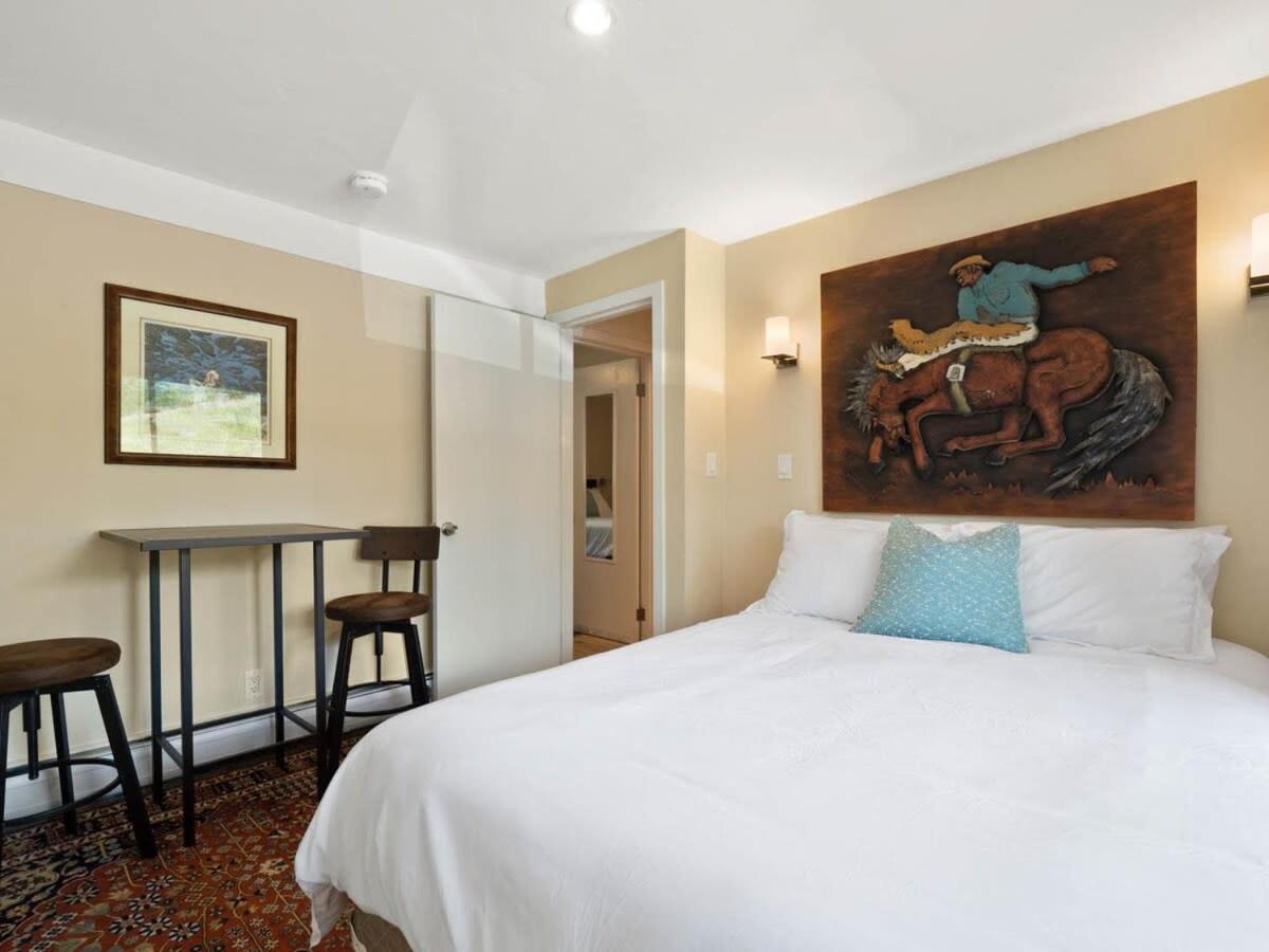 Relaxing 2 Bedroom Steps From Vail Resort エクステリア 写真