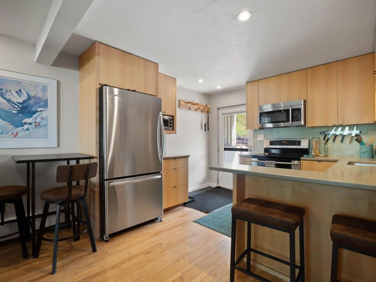 Relaxing 2 Bedroom Steps From Vail Resort エクステリア 写真